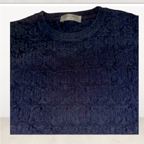 Similar to Chanel knitted short sleeve texture pull over sweater black small - Picture 2 of 8